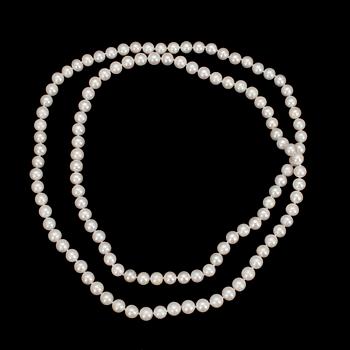 PÄRLCOLLIER, vita odlade sötvattenspärlor, diam. ca 10 mm.