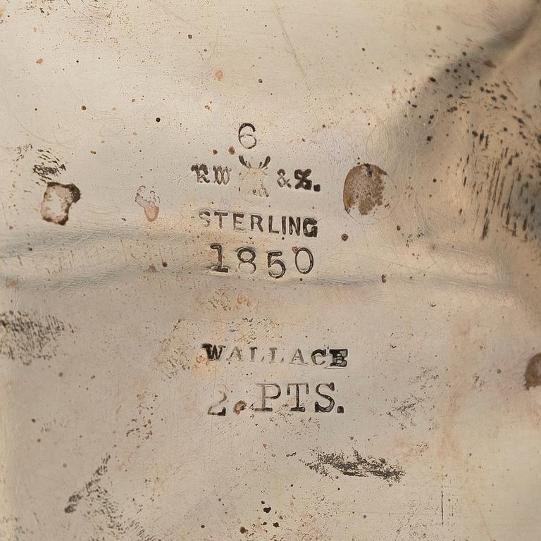 R. Wallace & Sons, kahvikannu ja kermakko, hopeaa, Wallingford, Connecticut, Yhdysvallat.