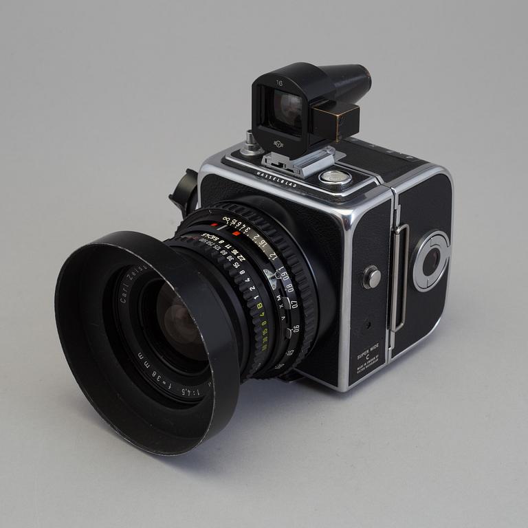 MELLANFORMATSKAMERA samt 2 OBJEKTIV, Hasselblad Super Wide C, nr 9920, Göteborg, Sverige, 1970.