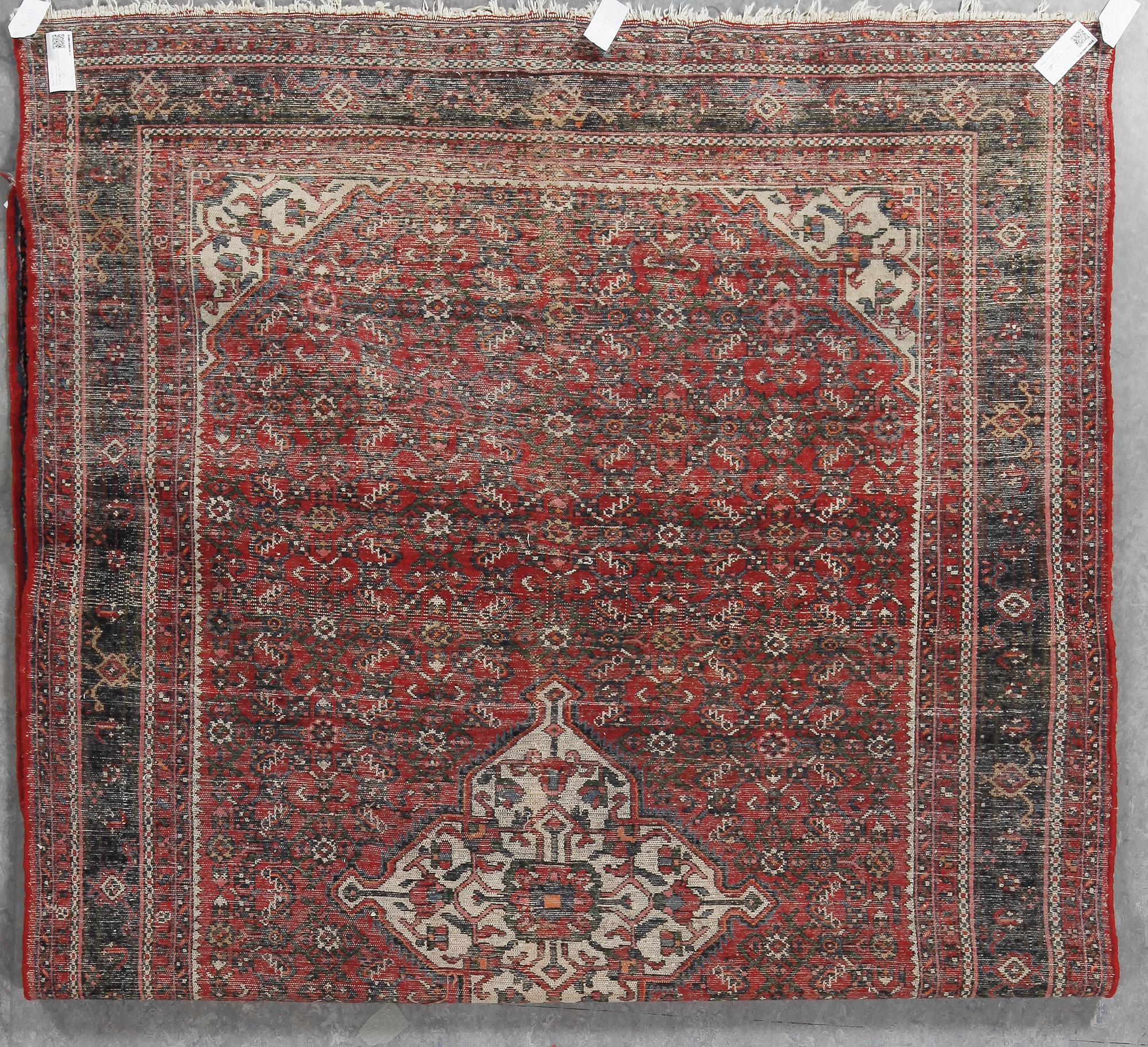 MATTA, sannolikt Hamadan. Ca 294 x 178 cm.
