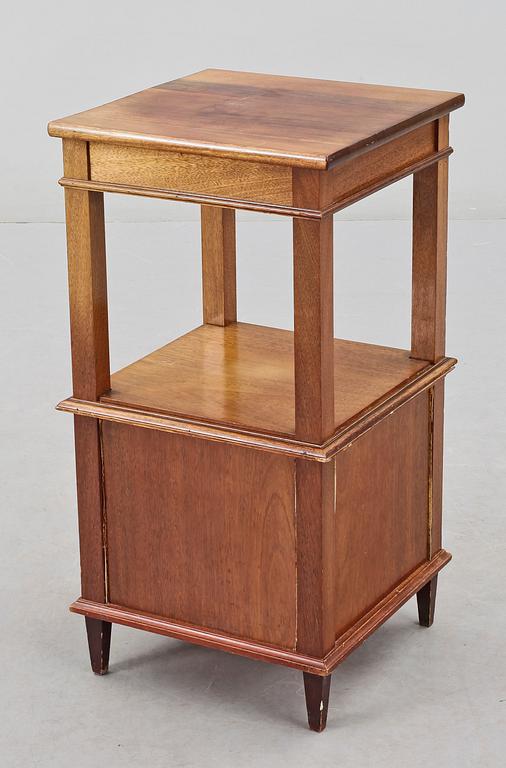 SÄNGBORD, nyrenässans, 1800-talets slut.