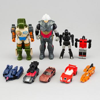 A lot of 45 Transformers robots from Hasbro 1980/90s.