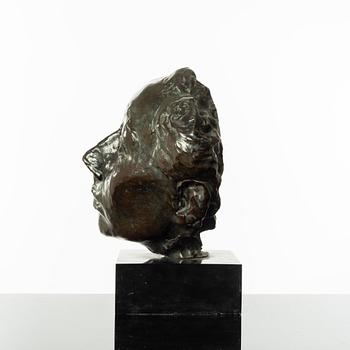 Gudmar Olovson, sculpture. Signed. Numbered. Foundry mark. Bronze, total height 49 cm, length 32 cm.