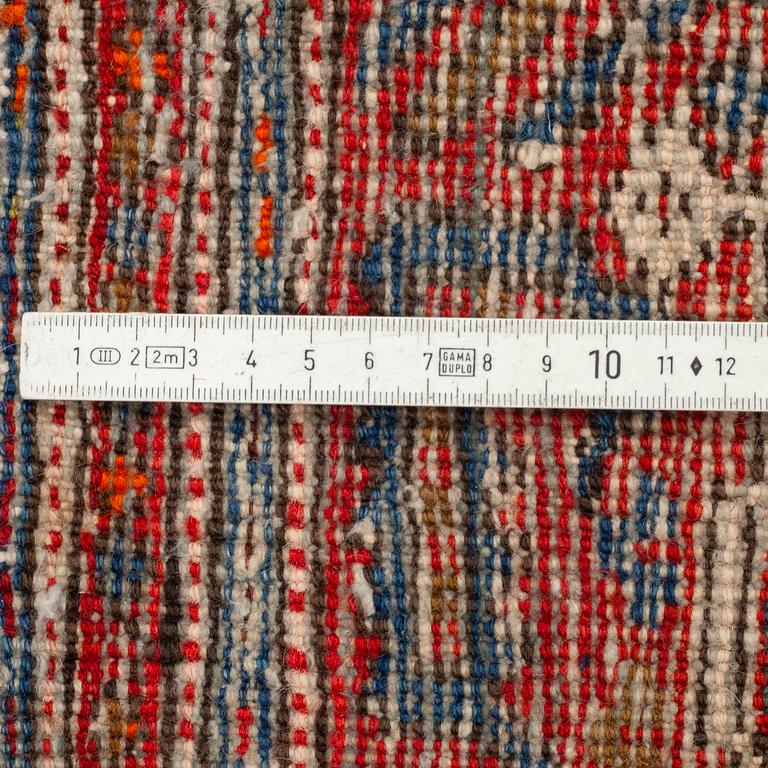 GALLERIMATTA, Karadja, ca 261 x 86 cm.