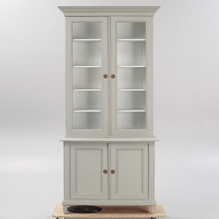 Bokskåp, 1900-talets början.