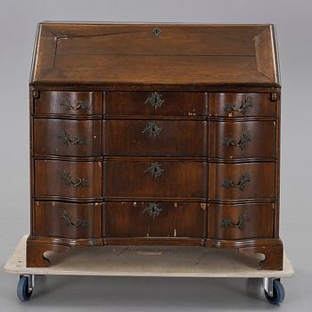 SNEDKLAFFSEKRETÄR, senbarockstil, 1800-tal.