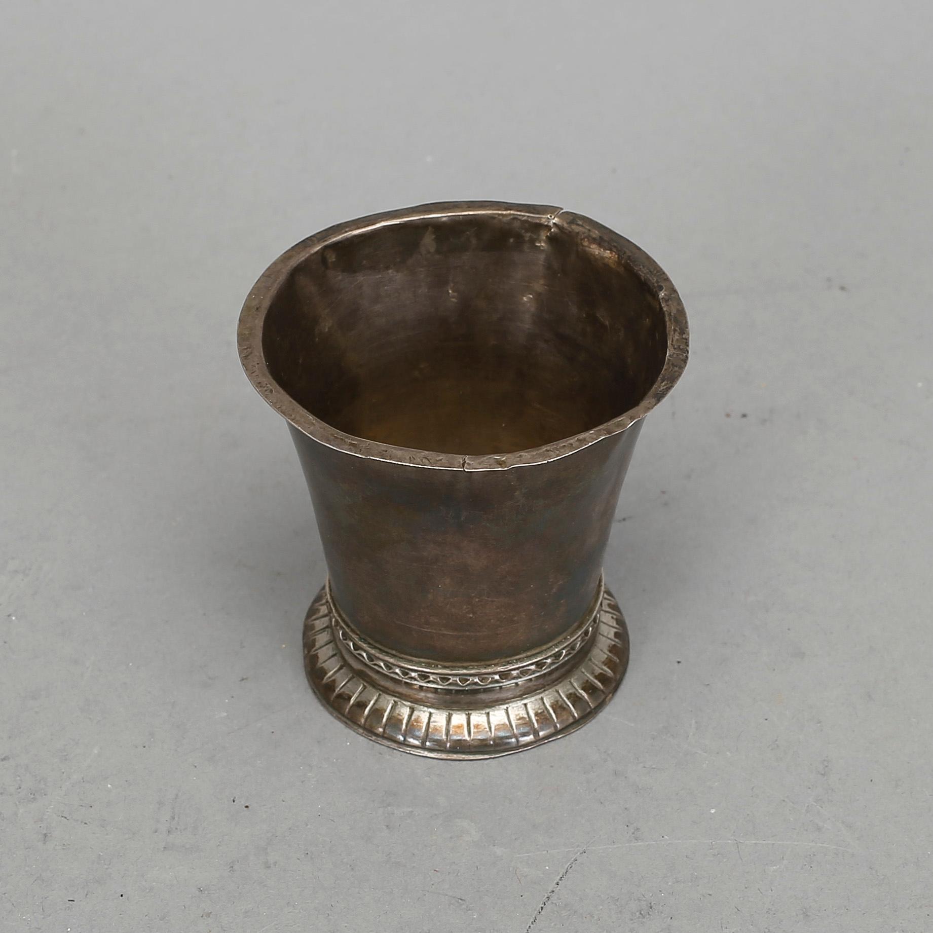 BÄGARE, silver. J.P. Modin, Sundsvall, omkring 1800. Vikt ca 22 gram.