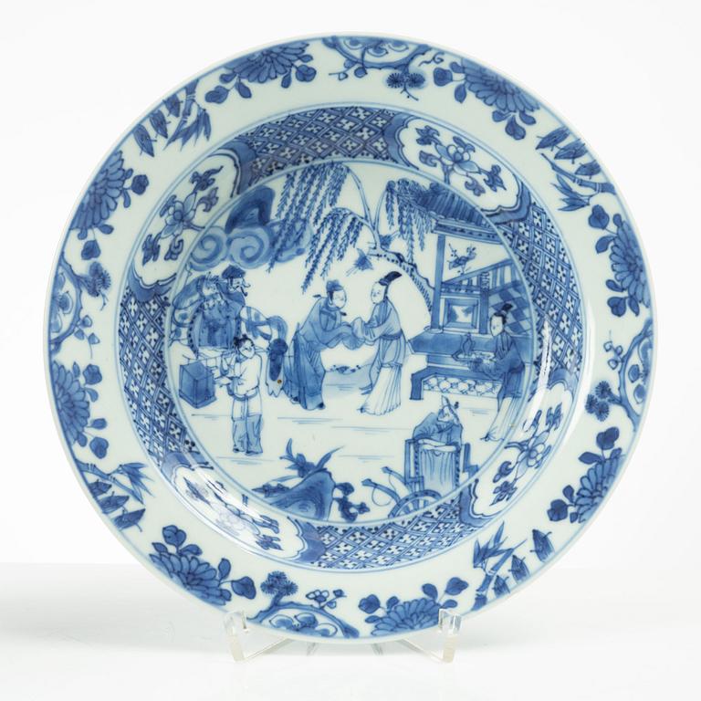 Two Chinese blue and white porcelain plates, Qing dynasty, early 18th century.