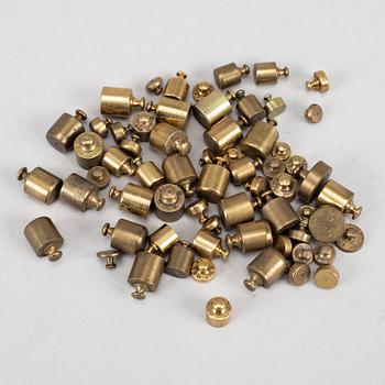 A large collection of ca 120 brass weights, 19th/20th century.
