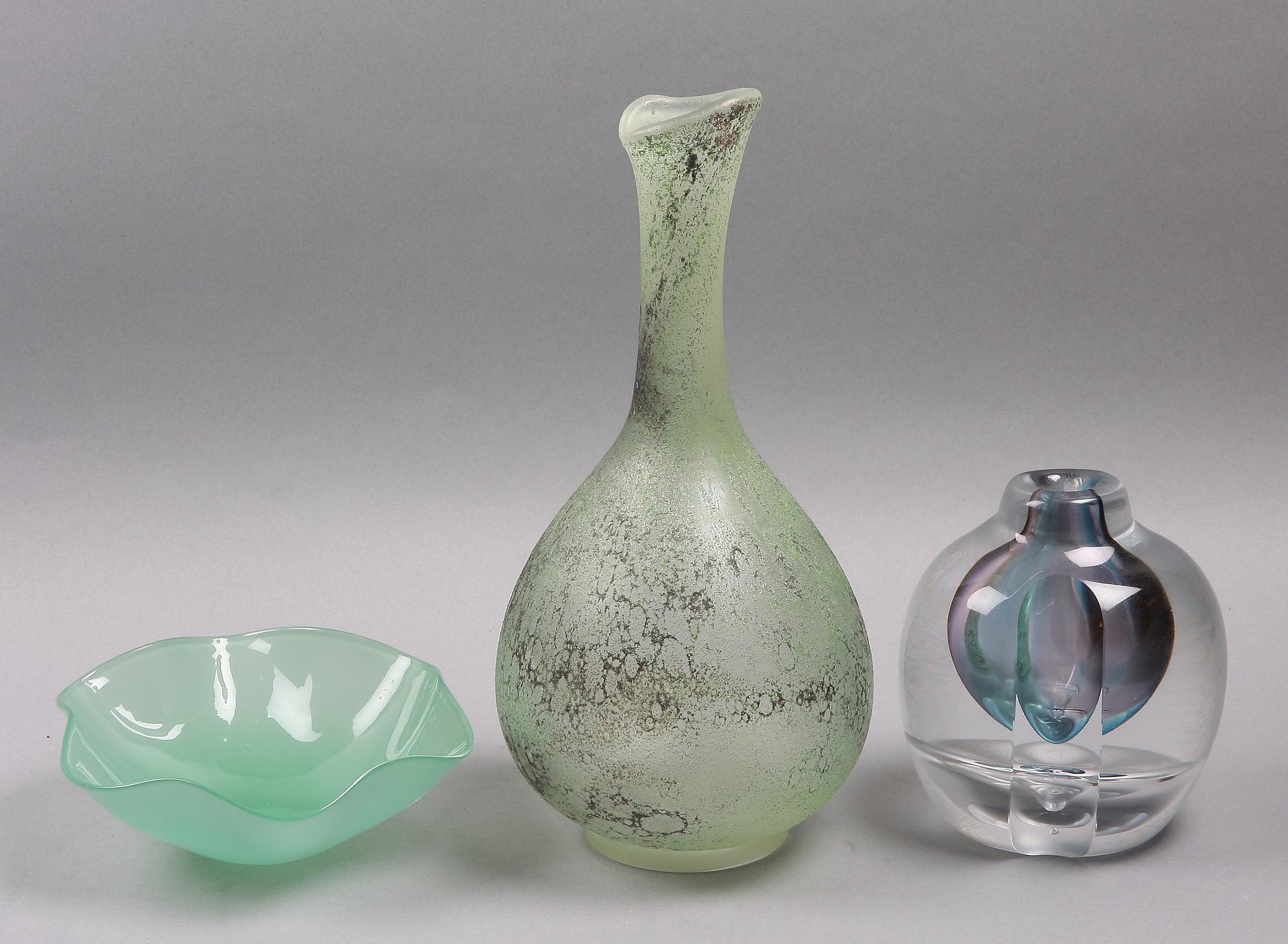 PARTI KONSTGLAS, 3 delar. Bla Sven Palmqvist samt Göran Wärff.