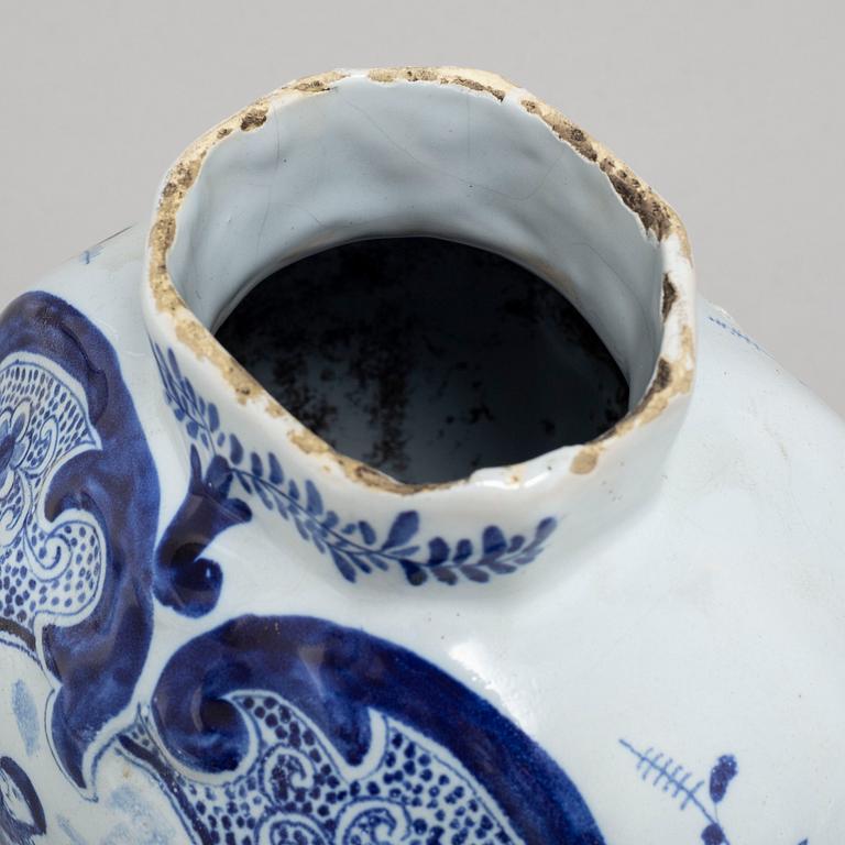 URN WITH COVER, faience, Delft, 18th century.