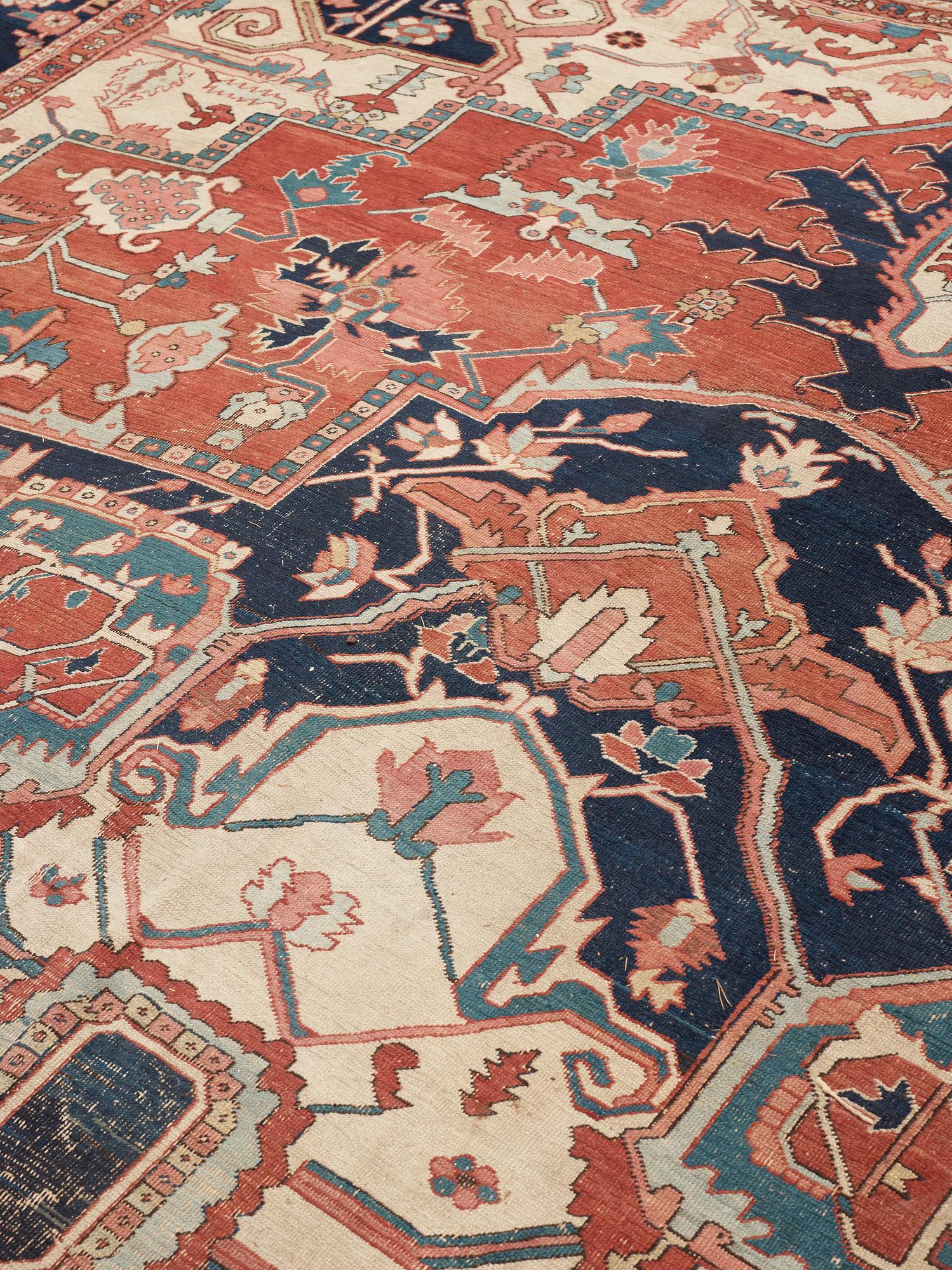 ANTIQUE HERIZ. 545,5 x 388,5 cm.
