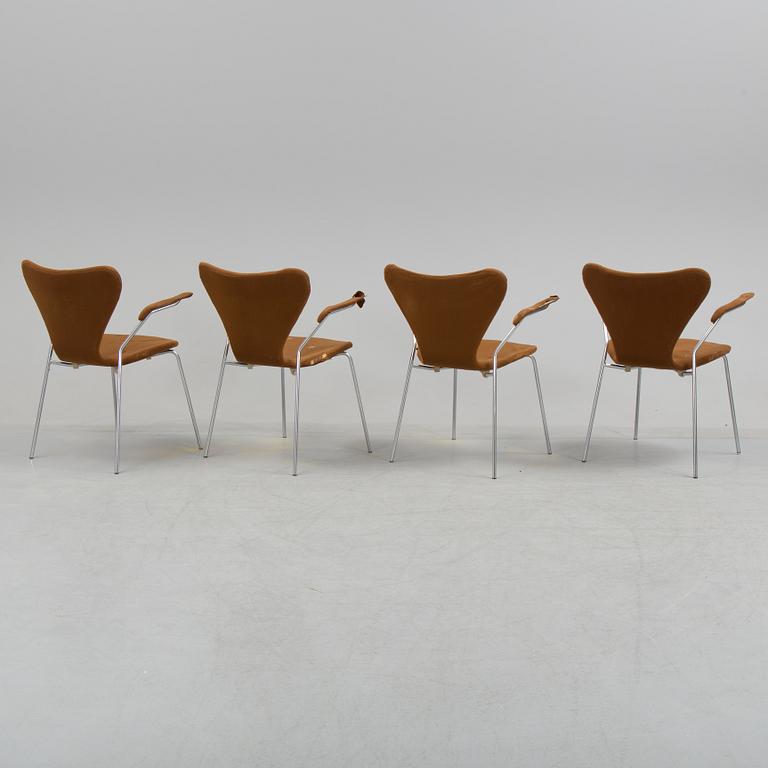 ARNE JACOBSEN, karmstolar, 4 st, "Sjuan" för Fritz Hansen, Danmark, 1971.
