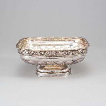 A Russian silver bread bowl, Thomas Sohka, St. Petersburg 1839.