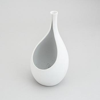 Stig Lindberg, 'Veckla' and 'Pungo' stoneware. Gustavsberg (3 pieces).