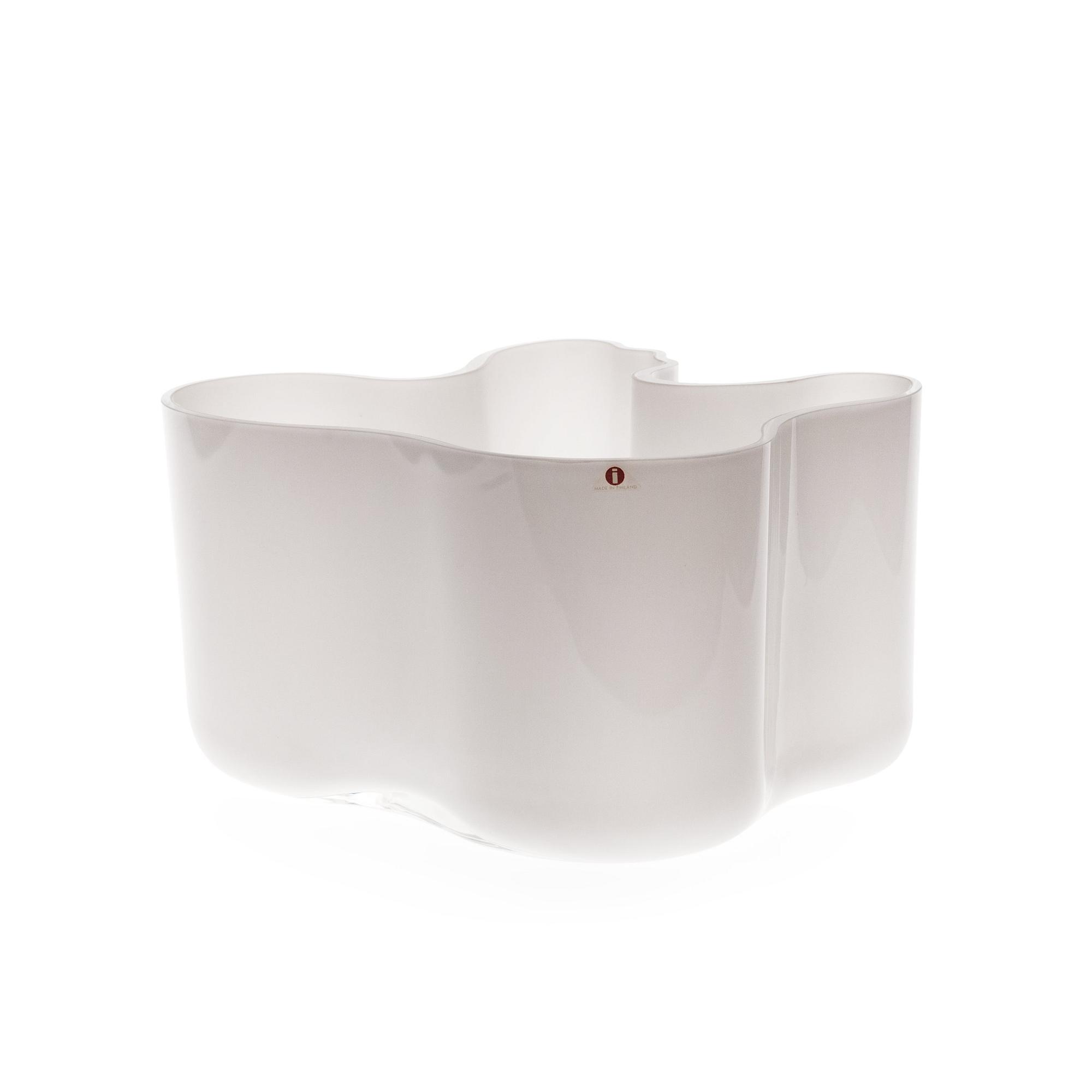 Alvar Aalto, A VASE.