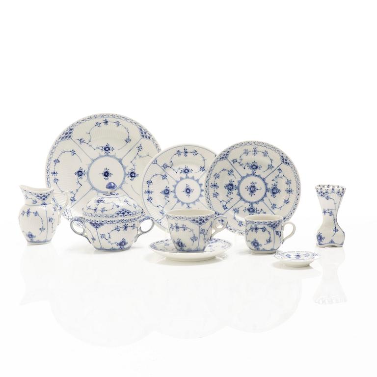 Royal Copenhagen, servis, 37 delar, "Musselmalet Halvblonde".