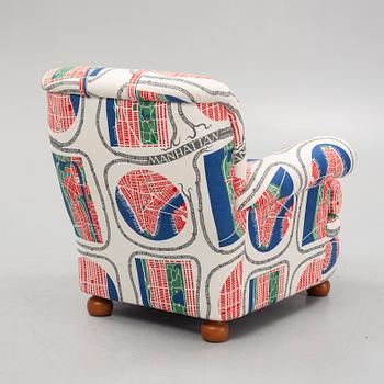 Josef Frank, a model 336 armchair, Firma Svenskt Tenn.