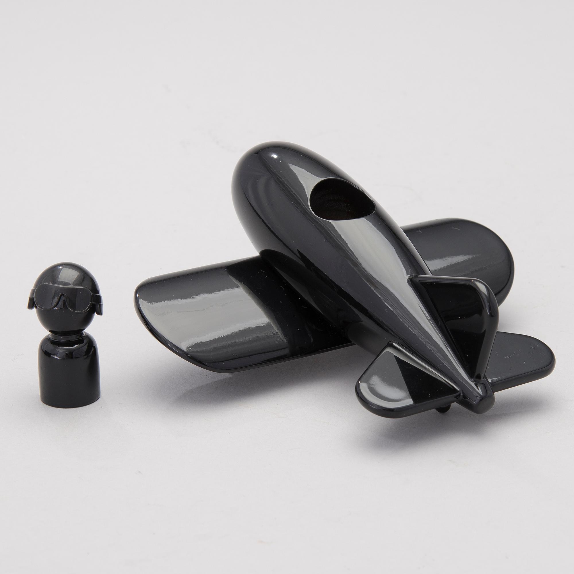The airliner 'Jetliner Black' by Ulf Hansen for Playsam, Sweden.
