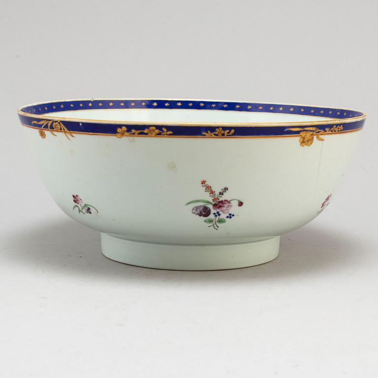BÅLSKÅL,  porslin, Kina, Qianlong 1736-1795.