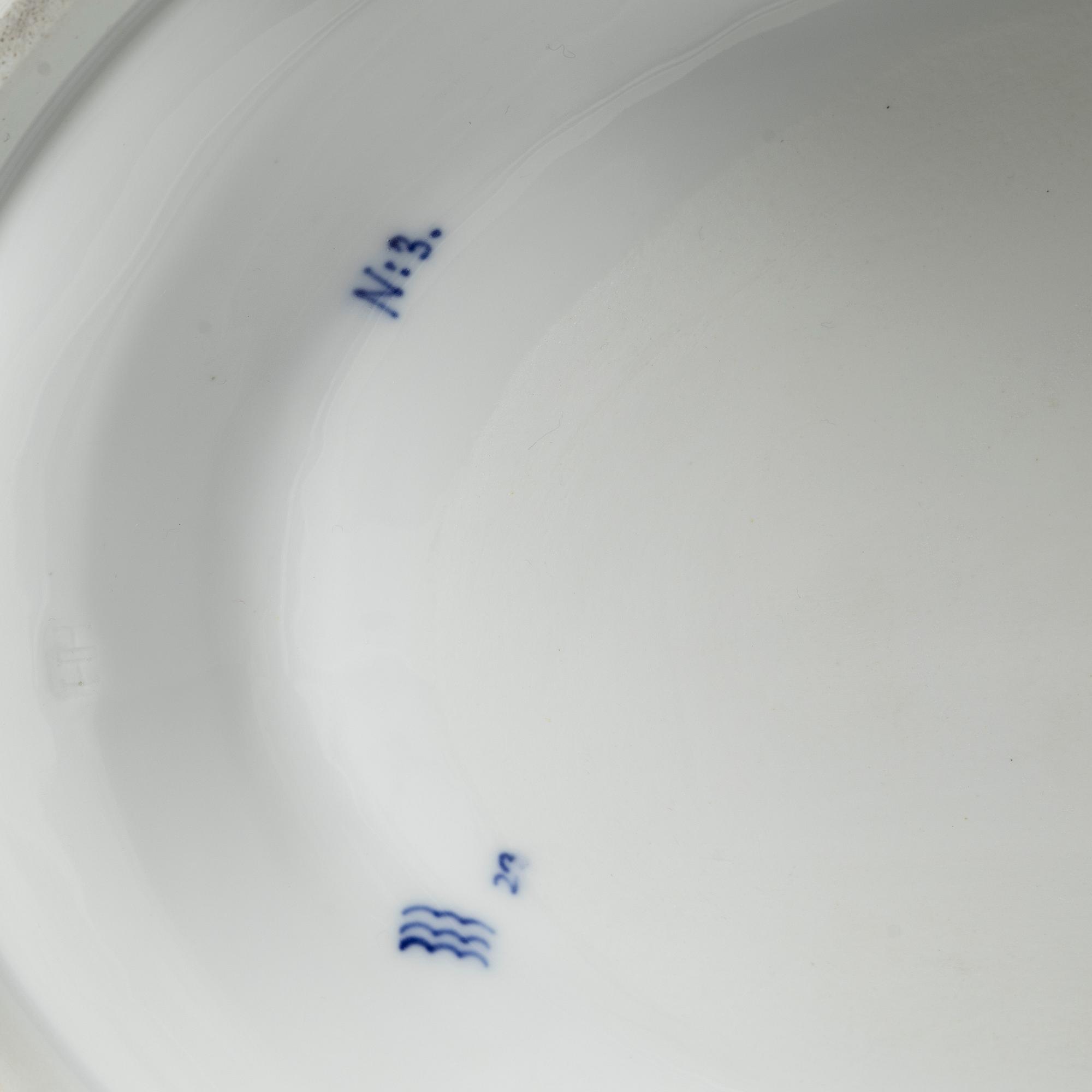 Royal Copenhagen, terrin, porslin, "Musselmalet", modell 597, Danmark, 1894 - 1900.