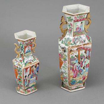 VASER, 2 st, porslin, Kina, 1800-talets slut.