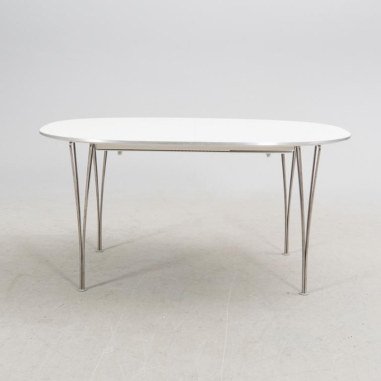Bruno Mathsson & Piet Hein matbord "Superelips" för Fritz Hansen.