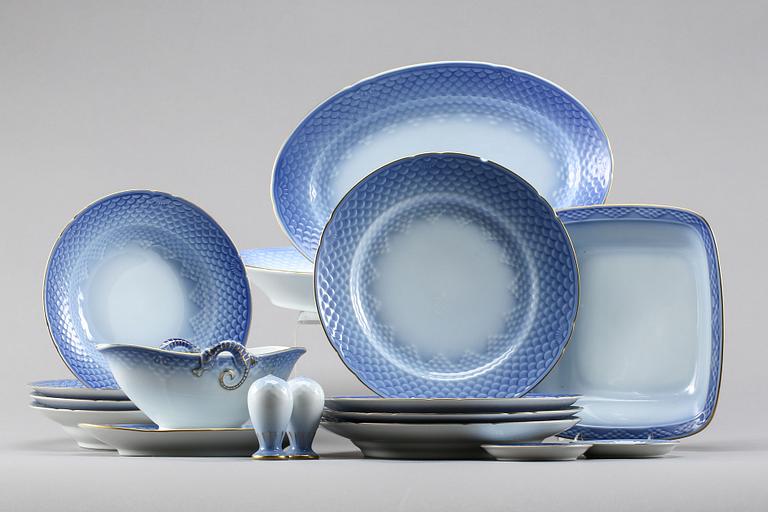 SERVIS, 43 delar, "Blå ton", Bing & Gröndahl och Royal Copenhagen.