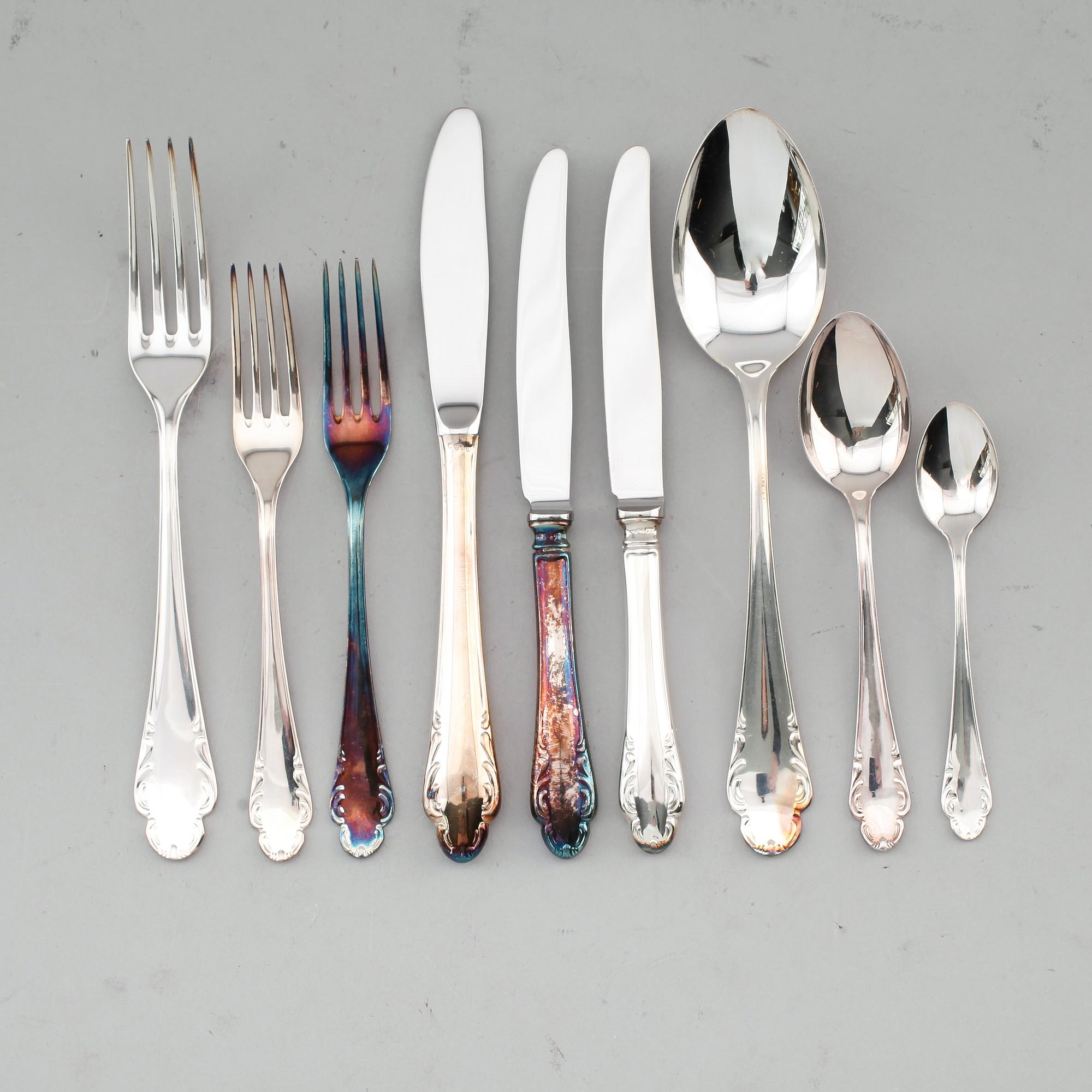 BESTICK, 30 snarlika delar, silver, bl a Mema, 1970-tal. Vikt med stålblad ca 829 g.