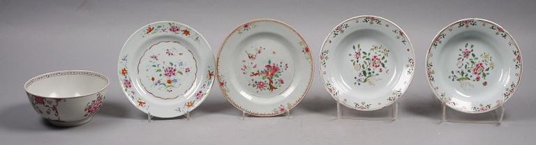 TALLRIKAR SAMT SKÅL, 5 st, porslin, Qianlong, Kina 1700-tal.