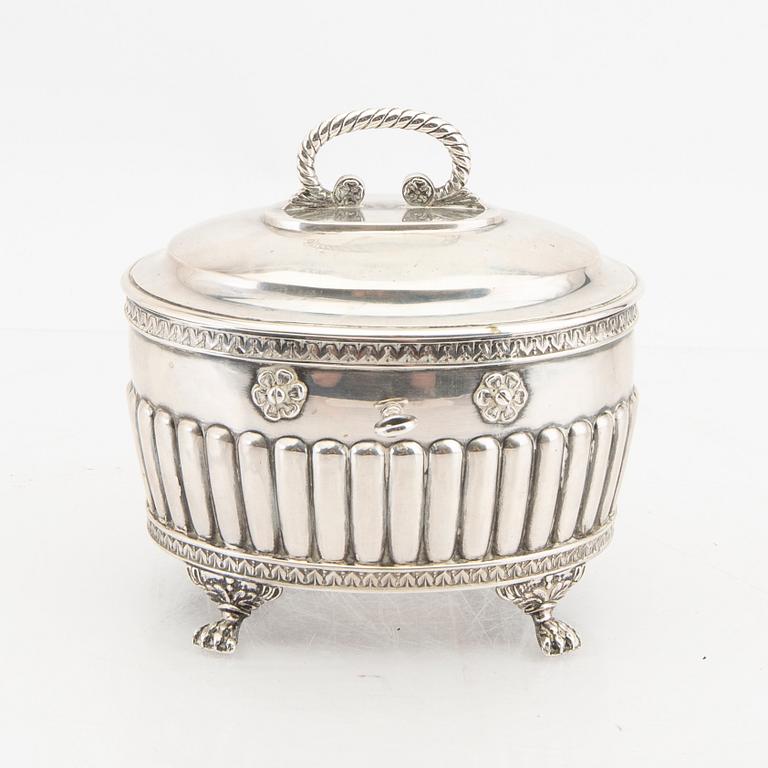 A Swedish 20th century silver sugar bowl mark of B Hertz Stockholm 1915 weight 400 grams.