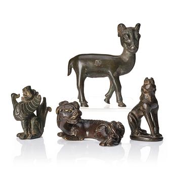 1071. Skulpturer, fyra stycken, brons. Mingdynastin och tidigare.