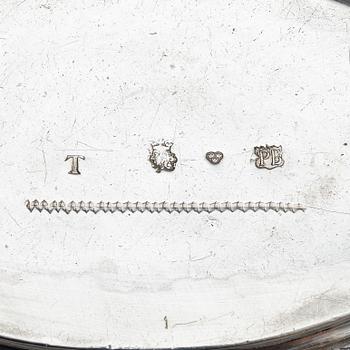 A Swedish early 18th century late baroque silverbox with lid, mark of Petter Bernegau, Stockholm 1707.