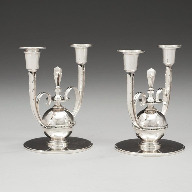ERIK FLEMING, kandelabrar, ett par, Atelier Borgila, Stockholm, 1930, sterling.