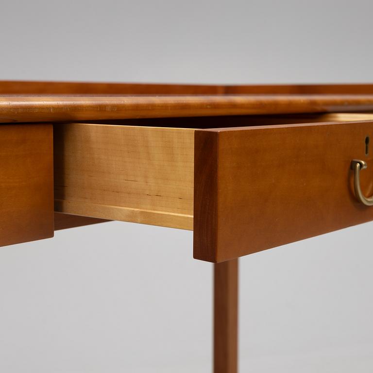Josef Frank, skrivbord, modell B 2115, Firma Svenskt Tenn, efter 1985.