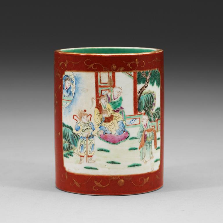 A famille rose brush pot, Qing dynasty, circa 1900.