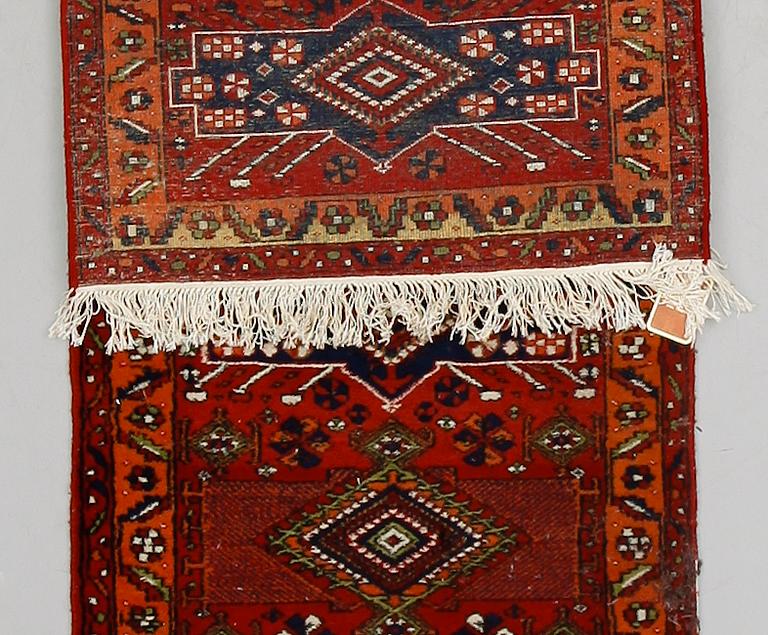 MATTA, Azerbadjan. Ca 400 x 80 cm.