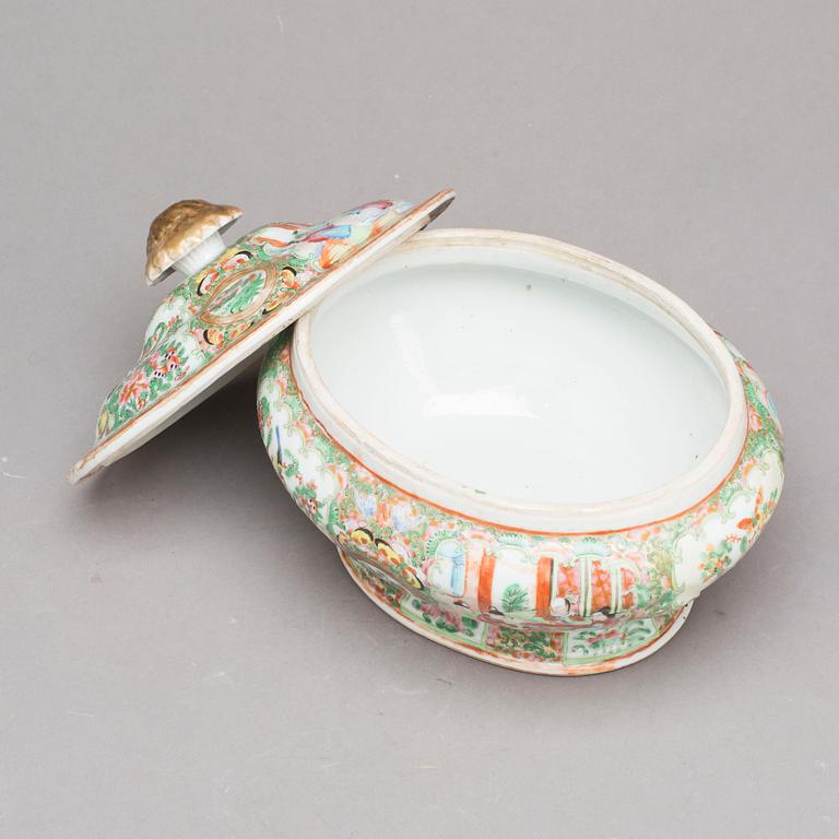 A CHINESE CANTON TUREEN WITH COVER, later part of the 19th century.