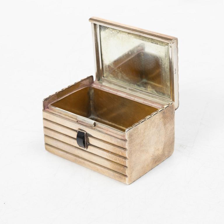 Cigarettetui, silver, Dingley Brothers, Birmingham, England, 1960-tal, samt ask, silver, Art Deco-stil, 1930-1950-tal.