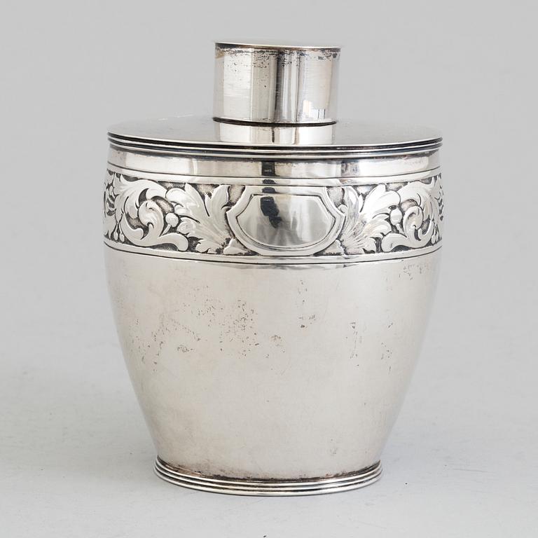 A Danish Art Nouveau silver tea caddy, maker's mark KOH, Copenhagen, 1913.