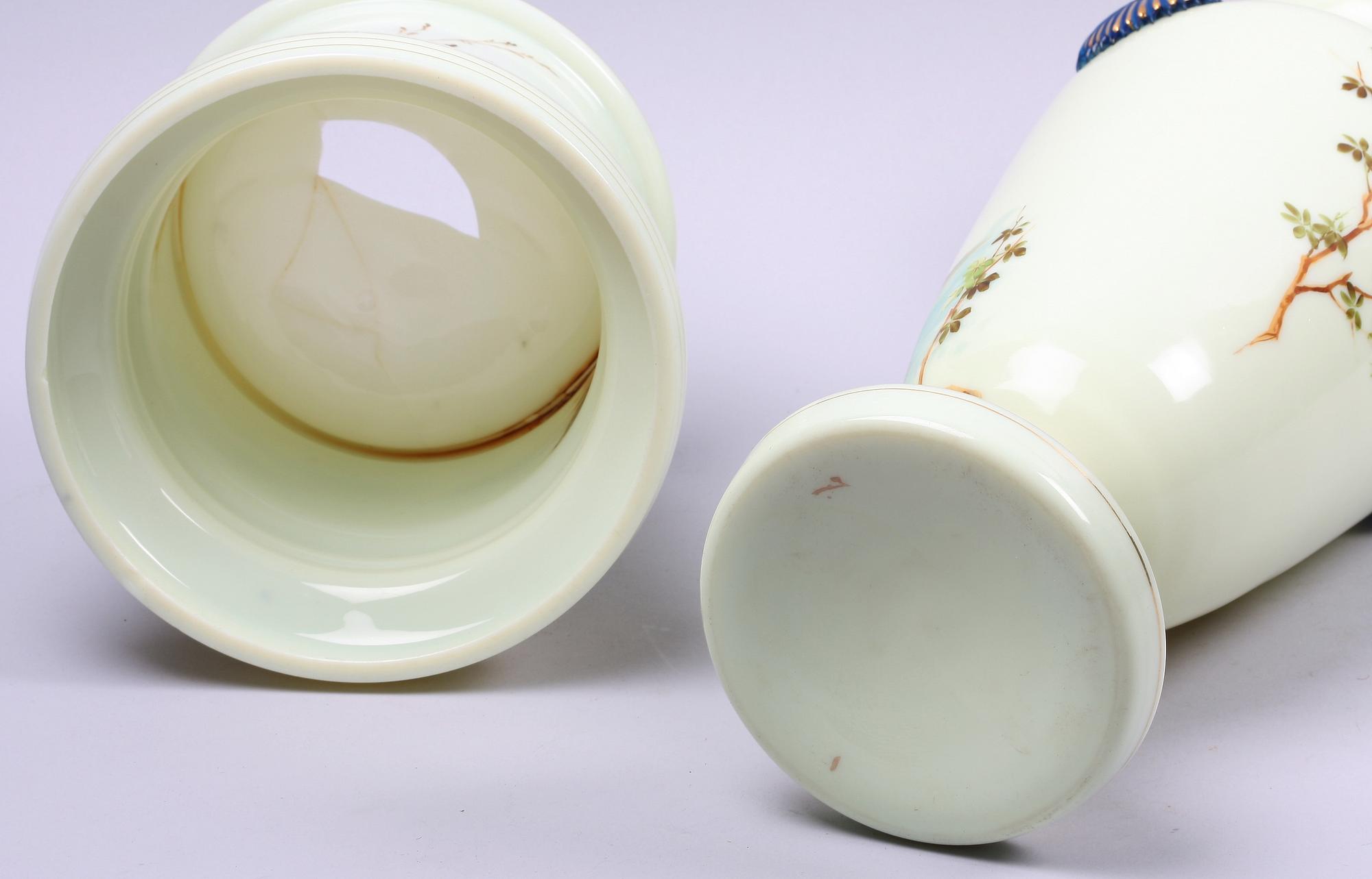 PRAKTVAS, opalinglas. 1800-talets slut.