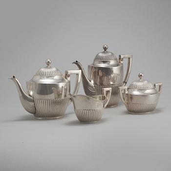 A FOUR PIECE SILVER TEA- AND COFFEE SERVICE, first half of the 20th century. Total weight ca 1300 g.