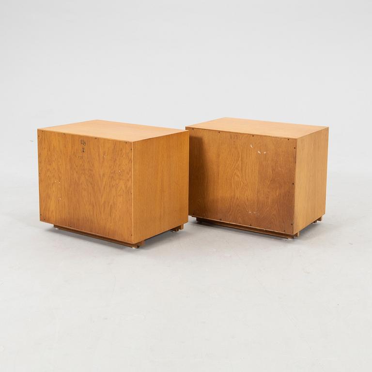 Sängbord ett par sent 1900-tal.