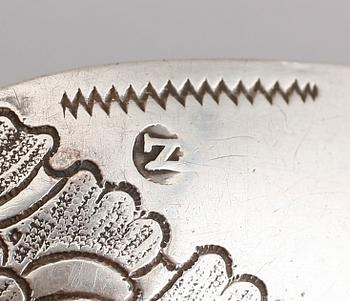 MATSKED, silver, L Alexander, Nürnberg, 1700-tal. Vikt ca 30 gram.