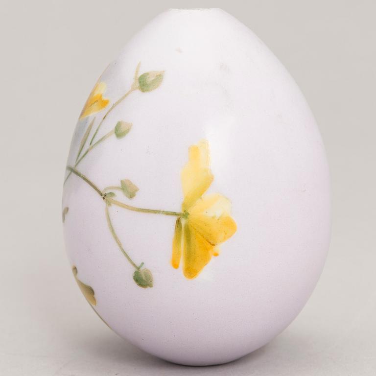 A Russian porcelain Easter egg from around the turn of the 20th Century.