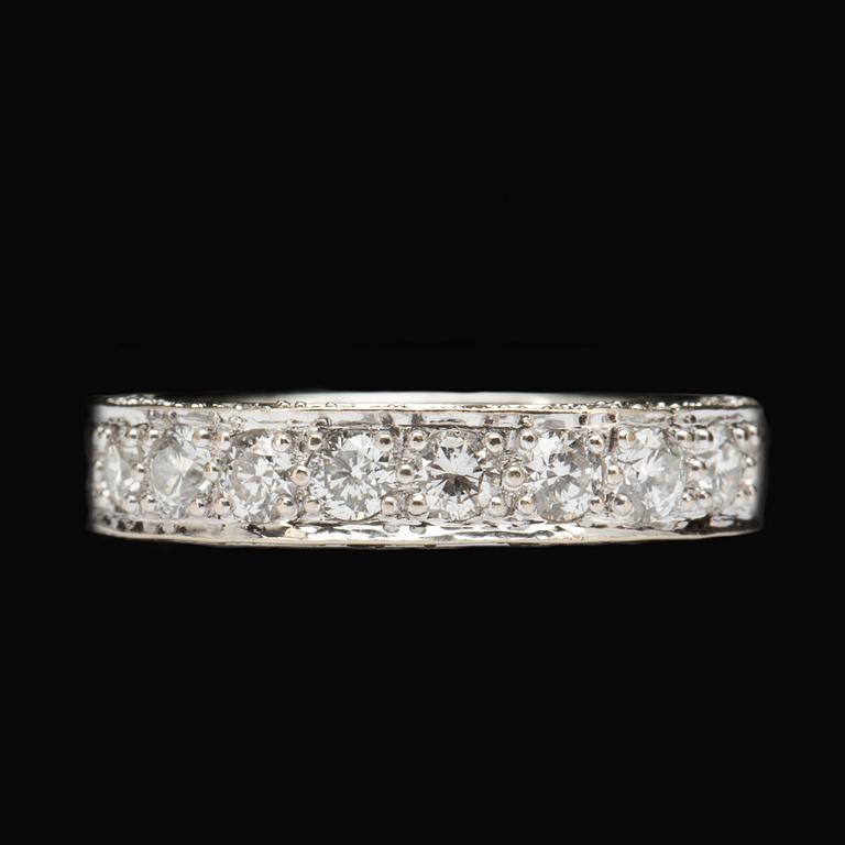 RING, 18k vitguld med briljantslipade diamanter 1,15ct. Vikt ca 6,5g.