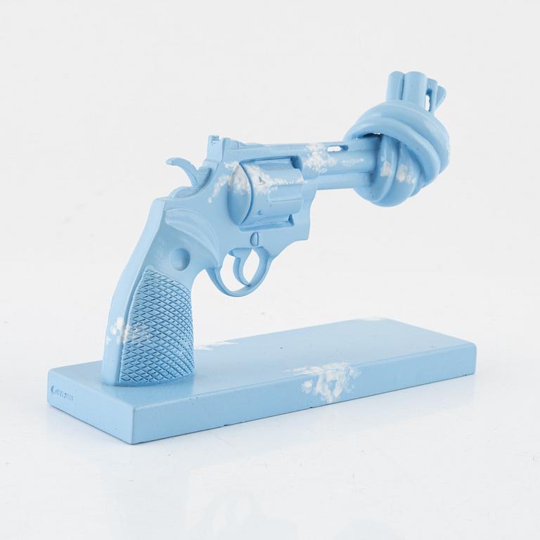 Carl Fredrik Reuterswärd/The Non-Violence Project Foundation, skulptur, numrerad 51/499 och daterad 2012.