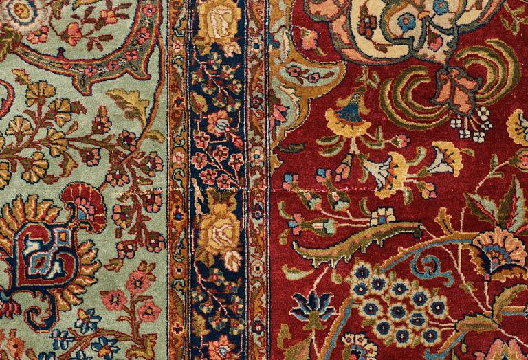 MATTO, a semi-antique Tabriz, ca 339 x 253,5 cm.