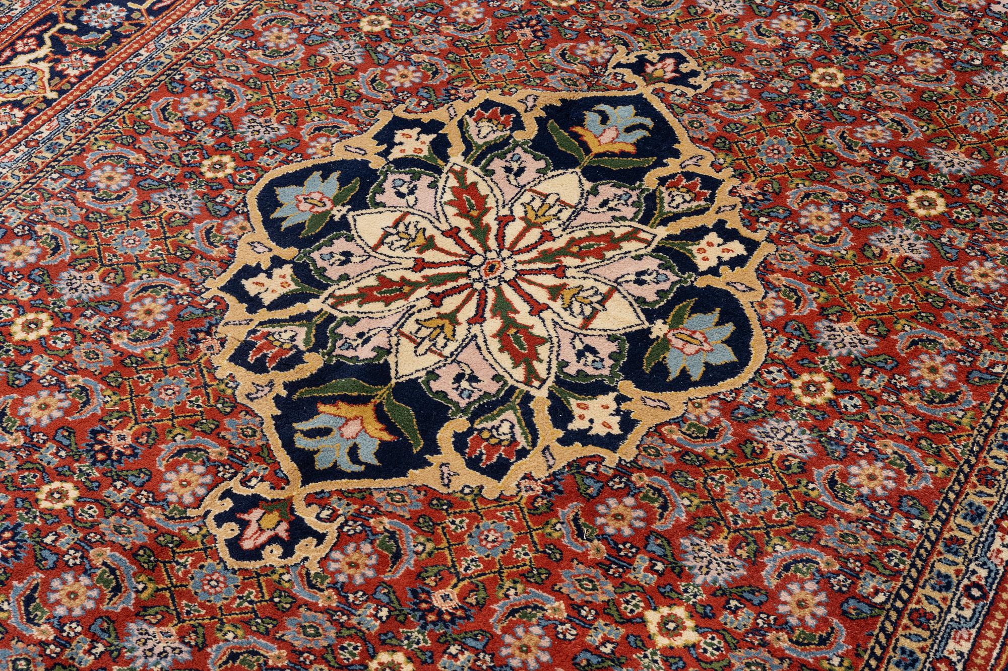 Matta, orientalisk, ca 270 x 199 cm.