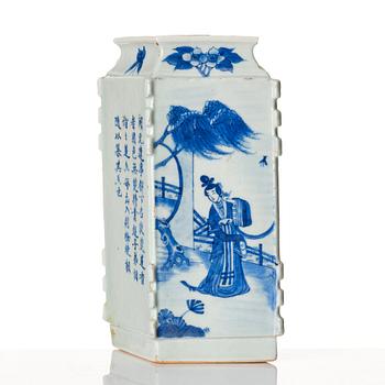 A blue and white vase, late Qing dynasty, circa 1900.